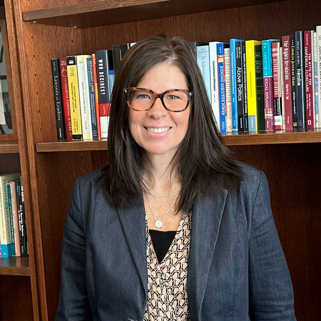 Elizabeth Miller Headshot