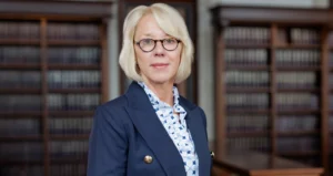 Portrait of WashU Law Dean Stefanie Lindquist
