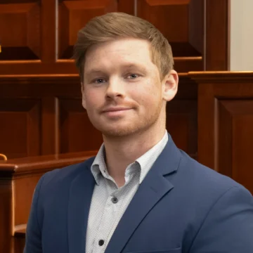 Oliver Roberts headshot