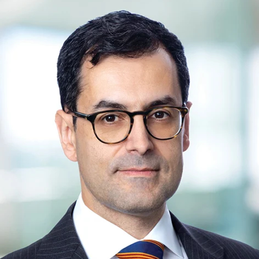 Tiago Silva headshot
